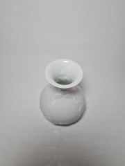 Royal Porzellan Bavaria KPM Фарфоровая белая ваза с фактурным рисунком цветов, Германия, 1960-70гг.