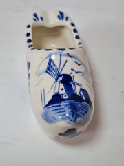 Delft Blue Holland Башмачок &quot;Мельница&quot; с синим декором, ручная роспись, дельфтский фарфор, 12 x 5 см , Голландия, 1960-70гг.