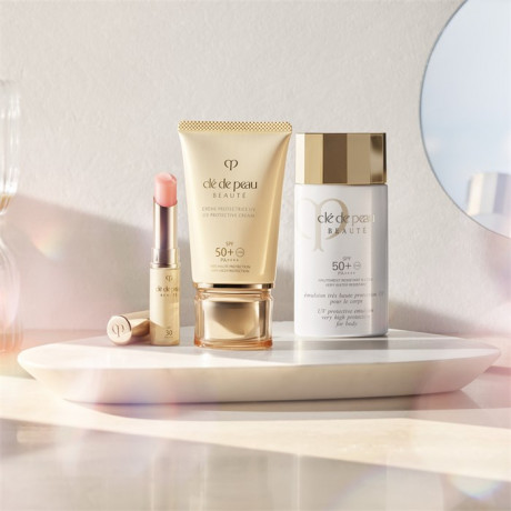 Cle de Peau Beaute Augen- und Lippenpflege UV Protective Lip Treatment SPF 30 УФ защита и Уход за глазами и губами, 4мл