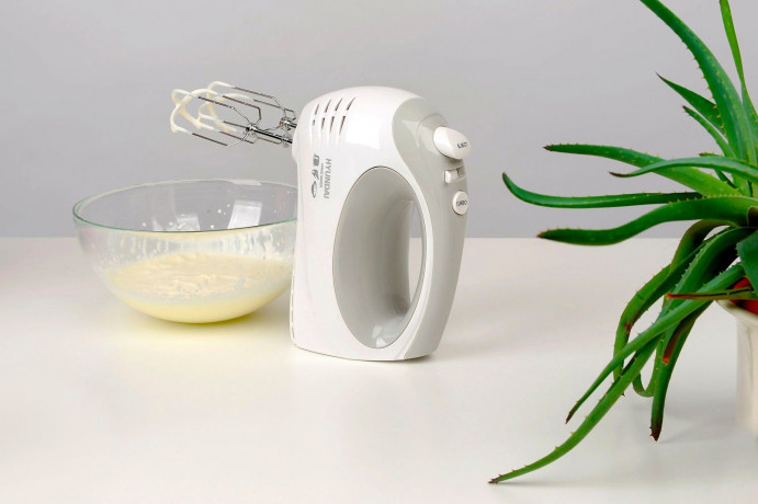 Hyundai Hyundai Handmixer HM706, 220 W, 90dB, 2x Knet-und 2x Schneebesen, 5 Geschwindigkeiten inkl. Turbomodus Ручной миксер Hyundai HM706, 220 Вт, 90 дБ, 2 замеса и 2 венчика, 5 скоростей, включая турборежим