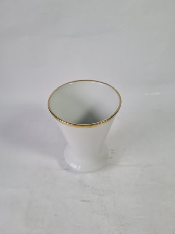Ваза винтажная Bareuther Waldsassen Bavaria с золотым кантом, небольшая, фарфор, 13 см, Германия, 1970-80гг.