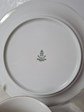 Чайное трио винтажное Winterling Markteluthen Bavaria с позолотой и рельефным рисунком, фарфор, Германия, 1960-70гг.