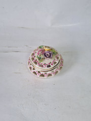 Шкатулка винтажная CFK Poland с тремя розами и позолотой, ручная работа, фарфор, 5 x 6,5 см, Польша, 1960-1970гг.