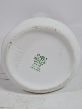 Ваза винтажная Royal KPM Bavaria с объемный декором в виде стекающих капель, фарфор, 18,5 см, Германия, 1960-70гг.