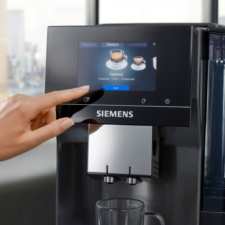 SIEMENS SIEMENS Kaffeevollautomat EQ700 classic TP707D06, Full-Touch-Display, bis 15 Profile speicherbar, Milchsystem-Reinigung Полностью автоматическая кофемашина SIEMENS EQ700 classic TP707D06, полностью сенсорный дисплей, возможность сохранения до 15