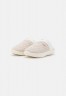 Nike Sportswear BURROW SE Hausschuh light orewood brown/aura/pale ivory BURROW SE тапочки светлый коричневый цвет рудного дерева/аура/светлая слоновая кость