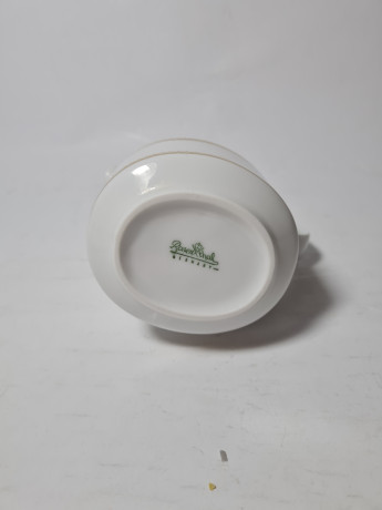 Rosenthal Bavaria, дизайнер Tapio Wirkkala Элегантный винтажный молочник, белый фарформ с золотым узором, 9,5см х 10,5см, Германия, 1960-70гг.