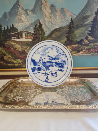 Сервировочная тарелка винтажная Hutschenreuther в бело-синих тонах "Зимний день", 20 x 2,5 см, Германия, 1960-70гг.