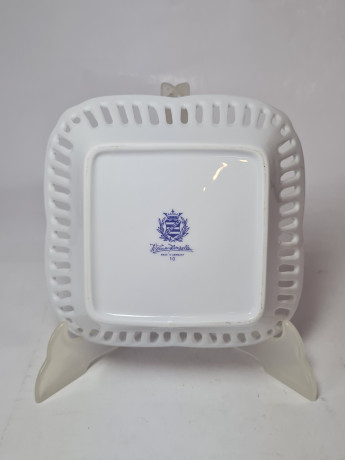 Weimar Квадратное фарфоровое блюдо с ажурным краем и цветочным рисунком "Розовые розы", 17 x 5 см, Германия, 1960-70гг.