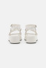 Tommy Hilfiger NEW FLATFORM STRAP Platform sandals ecru NEW FLATFORM STRAP Босоножки на платформе экрю