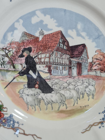 Тарелки декоративные винтажные Sarreguemines France / Obernai, H.Loux с изображениями сельской жизни, керамика, 5 шт., Франция, 1960-70гг.