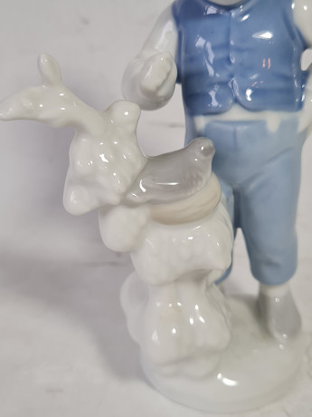 Статуэтка винтажная Gerold "Мальчик с птичкой, фарфор, 15 см, Германия, 1960-70гг.