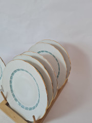 Набор десертных тарелок винтажных Thun, белый фарфор с зеленым узором и позолотой Natalie, 6шт х 19,5 x 2 см, Чехословакия, 1960-70гг.