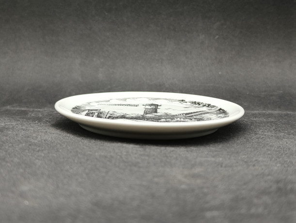 Тарелки декоративные винтажные TK Burgwindheim "Маяк на Вангероге" и "Замок в Аулендорфе", сувенирные, 2 шт., 11 см, Германия, 1970-80гг.