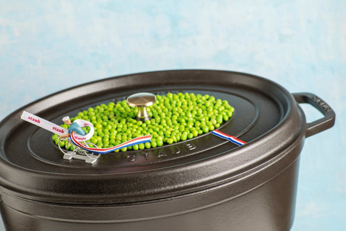 Staub Staub Br\u00e4ter Cocotte 33cm oval  schwarz Staub Br&gt;4ter Кокотка 33см овальная