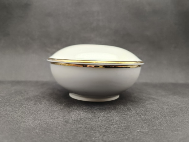 Шкатулка миниатюрная винтажная PWB Porzellan Bavaria "Ахерн", ручная работа, фарфор, 11 см, Германия, 1970-80гг.