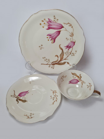 Wunsiedel Bavaria Чайное трио с позолоченным ободком "Розовые цветы и бутоны", Германия, 1960-70гг.