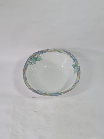 Миска сервировочная винтажная Winterling Kirchenlamitz / Maja с декором в пастельных тонах, фарфор, 21.5 см, Германия, 1960-70гг.
