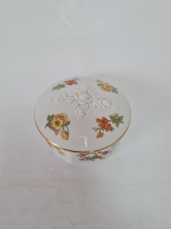 Bareuther Шкатулка "Цветы" с фактурным цветочным декором на крышке, ручная роспись,  6см x 10,5см, Германия, 1950-60гг.