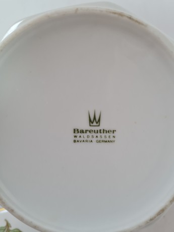 Bareuther Шкатулка "Цветы" с фактурным цветочным декором на крышке, ручная роспись,  6см x 10,5см, Германия, 1950-60гг.