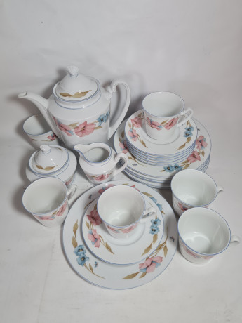 Сервиз чайный винтажный Winterling Marktleuthen Bavaria на 6 персон, с розовыми и голубыми цветами, фарфор, Германия, 1970-80гг.