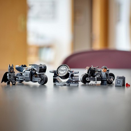 LEGO DC Universe Super Heroes 76179 Batman & Selina Kyle: Verfolgungsjagd auf dem Motorrad ЛЕГО Бэтмен и Селина Кайл: погоня на мотоцикле