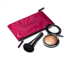MAC Hypnotizing HolidayTrick of the Light Mineralize Skinfinish Kit, МАК Набор для макияжа лица Минеральная пудра-хайлайтер+Кисть+Косметичка