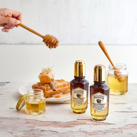 SKINFOOD Royal Honey Propolis Eenrich Essence  Royal Honey Propolis Eenrich Essence