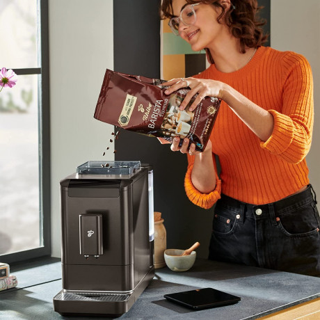 Tchibo Tchibo Kaffeevollautomat Esperto 2 Caffe 2-Tassen-Funktion Caffe Crema Espresso chrom Полностью автоматическая кофемашина Tchibo Esperto 2 Caffe с функцией 2 чашек Caffe Crema Espresso