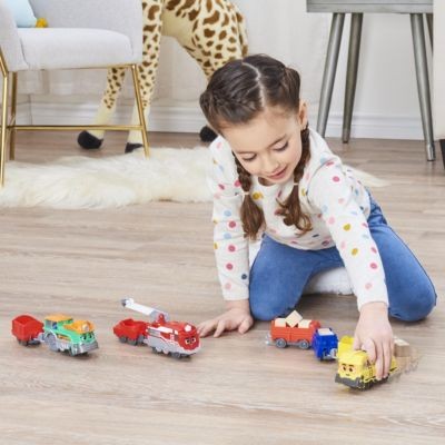Spin Master Mighty Express Push-and-Go Zug Roter Retter mit Guterwaggon Красный спасатель Mighty Express Push-and-Go Train с товарным вагоном