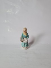 ARDCO Коллекционная керамическая фигурка &quot;Старушка с корзинкой&quot; 9смx6см, Германия, 1960-70гг.