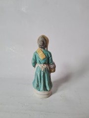 ARDCO Коллекционная керамическая фигурка &quot;Старушка с корзинкой&quot; 9смx6см, Германия, 1960-70гг.