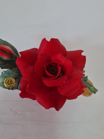 Статуэтка винтажная большая Capodimonte "Алая роза и бутон", фарфор,10 х 20 см, Италия, 1960-70гг.