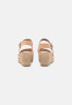 Tommy Hilfiger LOW WEDGE Espadrilles sandrift НИЗКАЯ КЛЕТКА Эспадрильи песчаный нанос