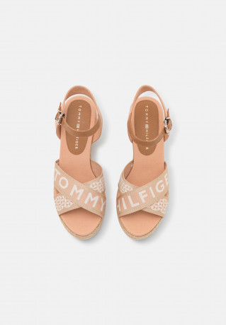 Tommy Hilfiger LOW WEDGE Espadrilles sandrift НИЗКАЯ КЛЕТКА Эспадрильи песчаный нанос