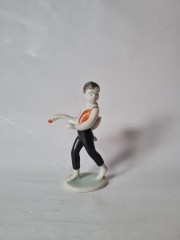 Hollohaza Porcelain Коллекционная керамическая фигурка &quot;Мальчик Нильс с гусем&quot;, 13смx8см, Венгрия, 1960-70гг.