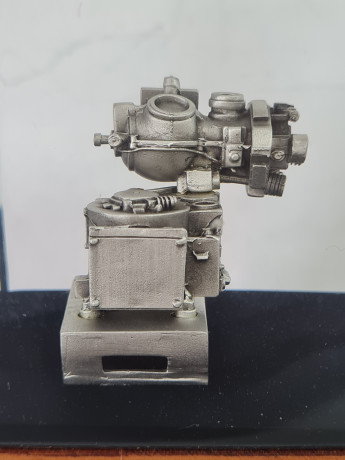 Композиция декоративная винтажная в стеклянном кубе "Вторая мировая война. Прицел", 8,5 x 8,5 x 14см, Германия, 1988г.