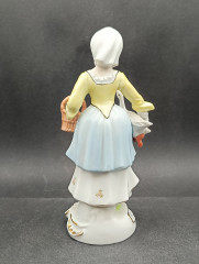 Статуэтка винтажная большая CDC &quot;Девушка с гусем и корзинкой&quot;, стиль рококо, ручная работа, фарфор, 20 см, Шри-Ланка, 1970-80гг.