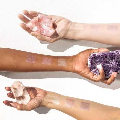 KORA Organics Rose Quartz Luminizer  Люминайзер из розового кварца