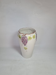 Ваза винтажная C.L.F. Faincas / Alcobaca с виноградными гроздьями, керамика, 23.5 см, Португалия, 1970-80гг.