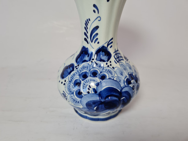 Delft Blau Винтажная ваза ручной росписи "Голубые цветы на белом", делфтский фарфор, Голландия, 8,5см х 13,5см, Голландия, 1960-70гг.