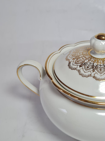 Seltmann Weiden Bavaria Белая Фарфоровая сахарница с позолоченным узором, 10 x 15,5 см, Германия, 1960-70гг.