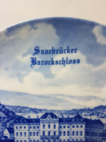 Furstenberg Декоративная тарелка в бело-синих тонах "Замок Штенгель в Саарбрюкке", 24 x 2,5 см, Германия, 1960-70гг.