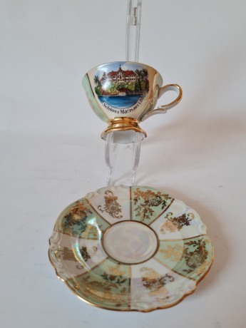 ECHT GOLD Чайная чашка с обильной позолотой, узором и рисунком снаружи и внутри, Германия, 1950-60гг.