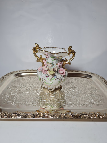 Bassano Im Still Ваза с декором из розовых цветов с позолоченными ручками, 14,5см x 14см, Италия, 1900гг.