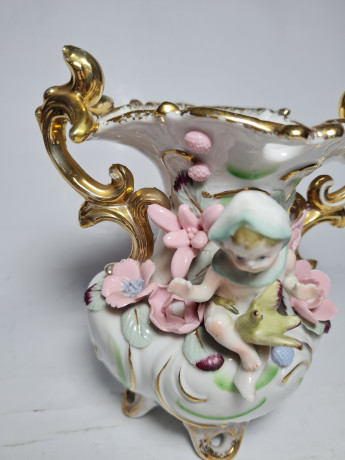 Bassano Im Still Ваза с декором из розовых цветов с позолоченными ручками, 14,5см x 14см, Италия, 1900гг.