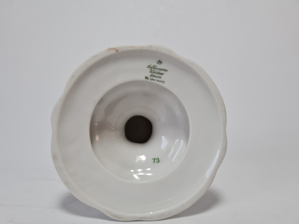 Подсвечник винтажный Seltmann Weiden с сиреневыми цветками, фарфор, 9 x 8 см, Германия, 1960-70гг.