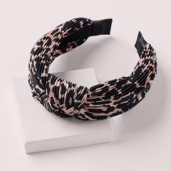 The Hair Edit Leopard Print Pleated Headband  Плиссированная повязка на голову с леопардовым принтом