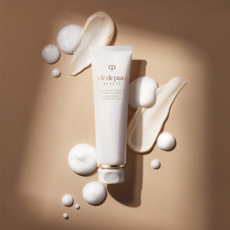 Cle de Peau Beaute Clarifying Cleansing Foam Очищающая пенка для умывания