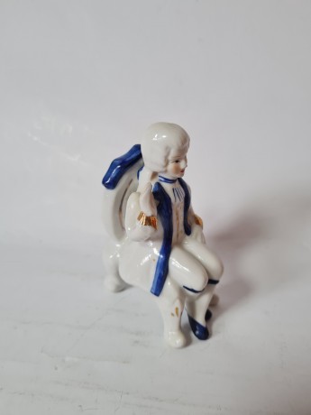 Royal Коллекционная керамическая Статуэтка с позолотой 11см, Германия, 1960-70гг.